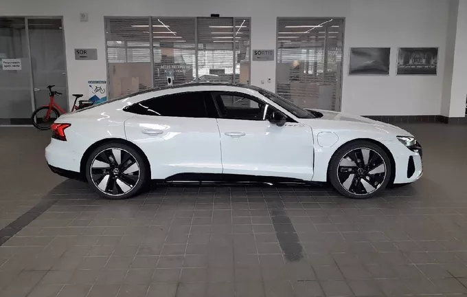 AUDI E-TRON GT 476 ch quattro Extended extérieur côté droit 5817