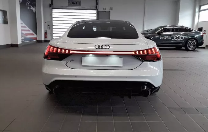 AUDI E-TRON GT 476 ch quattro Extended extérieur arrière 5817