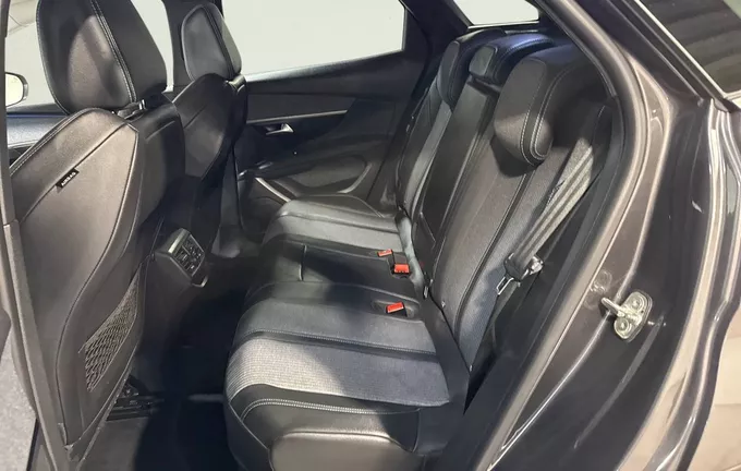 PEUGEOT 3008 Hybrid4 300 e-EAT8 Allure Pack photo 12 2127796