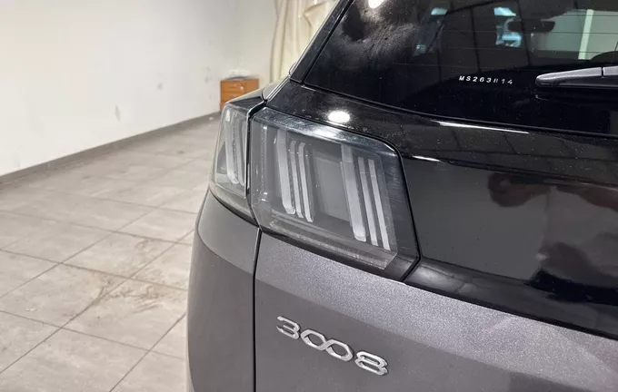 PEUGEOT 3008 Hybrid4 300 e-EAT8 Allure Pack photo 17 2127796