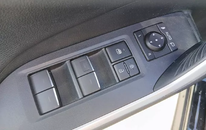 TOYOTA RAV4 Hybride 218 ch 2WD Dynamic photo 19 1103467