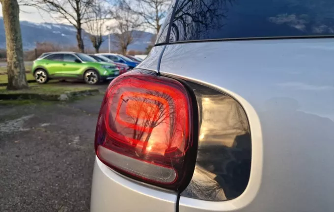 CITROEN C3 AIRCROSS PureTech 110 S&S EAT6 Shine photo 17 945421