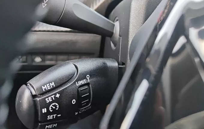 PEUGEOT 2008 PureTech 100 S&S BVM6 Active photo 18 212957