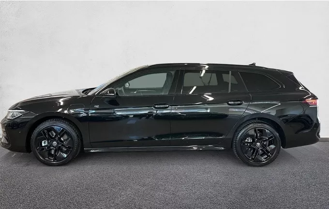 VOLKSWAGEN PASSAT 1.5 eHybrid 272 DSG6 R-Line extérieur trois quart arrière gauche 2128506