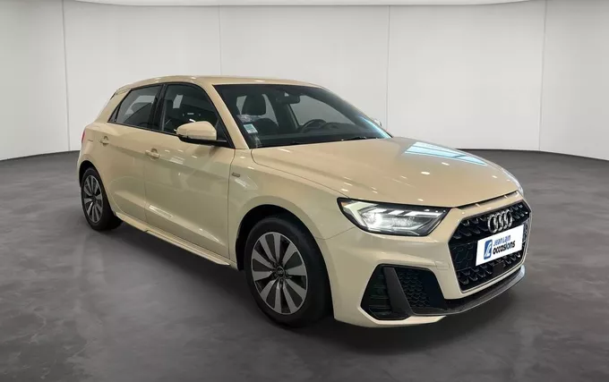 AUDI A1 Sportback 30 TFSI 110 ch S tronic 7 S Line extérieur trois quart avant droit 2132064