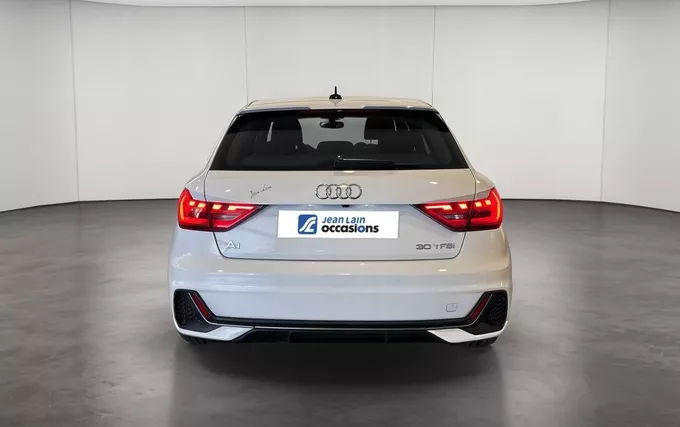 AUDI A1 Sportback 30 TFSI 110 ch S tronic 7 S Line extérieur arrière 2132064