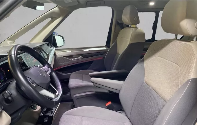 VOLKSWAGEN UTILITAIRES MULTIVAN Court 1.4 eHybrid 218 DSG6 Life extérieur trois quart arrière droit 106191