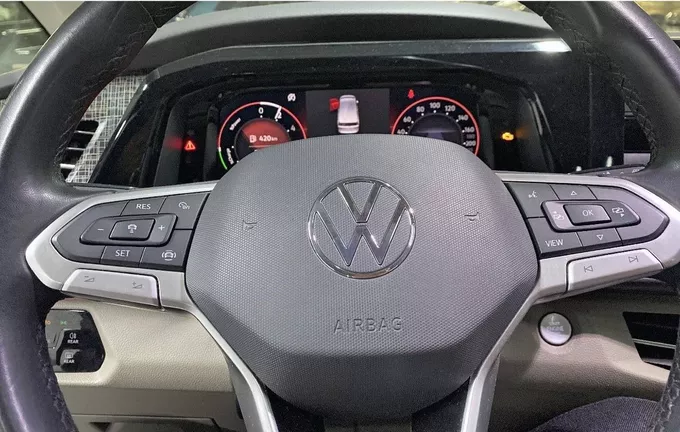 VOLKSWAGEN UTILITAIRES MULTIVAN Court 1.4 eHybrid 218 DSG6 Life photo 18 106191