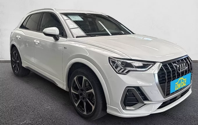 AUDI Q3 35 TDI 150 ch S tronic 7 S line extérieur trois quart avant droit 213053