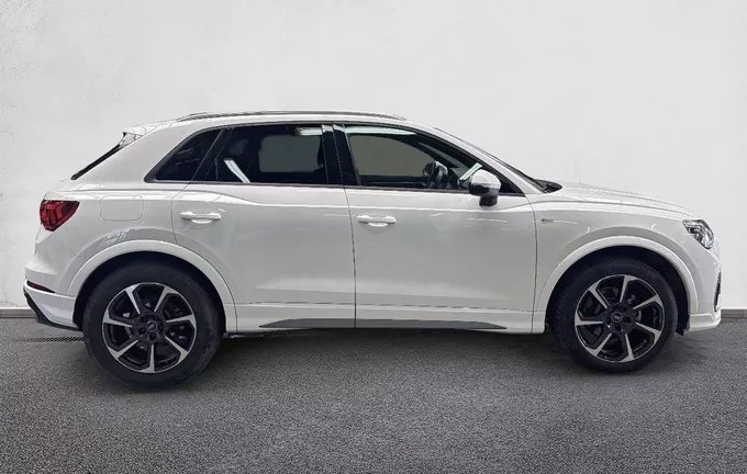 AUDI Q3 35 TDI 150 ch S tronic 7 S line extérieur côté droit 213053