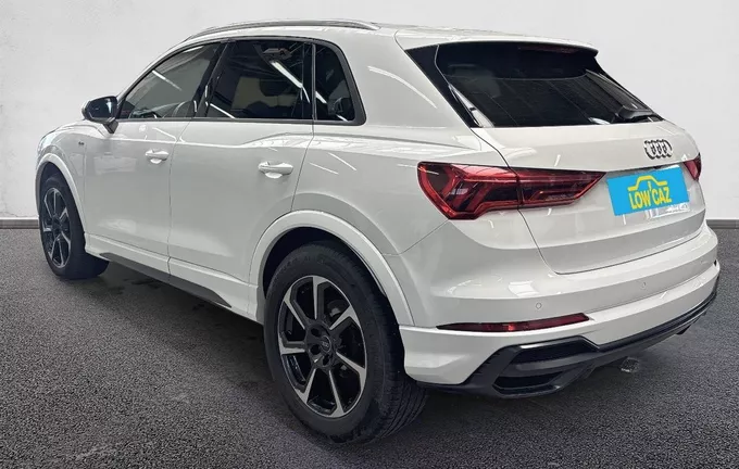 AUDI Q3 35 TDI 150 ch S tronic 7 S line extérieur trois quart arrière gauche 213053