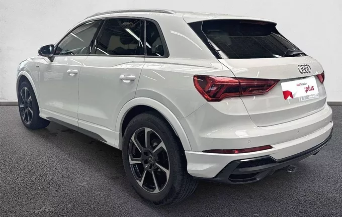 AUDI Q3 35 TDI 150 ch S tronic 7 S line extérieur trois quart arrière gauche 213053