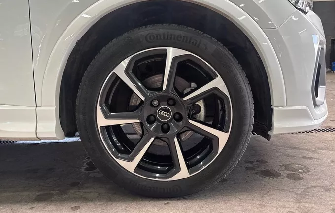 AUDI Q3 35 TDI 150 ch S tronic 7 S line photo 9 213053