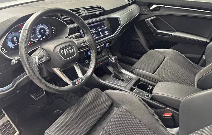 AUDI Q3 35 TDI 150 ch S tronic 7 S line photo 11 213053