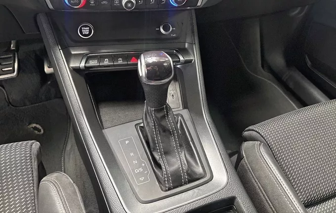AUDI Q3 35 TDI 150 ch S tronic 7 S line photo 13 213053