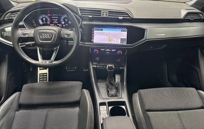 AUDI Q3 35 TDI 150 ch S tronic 7 S line photo 18 213053