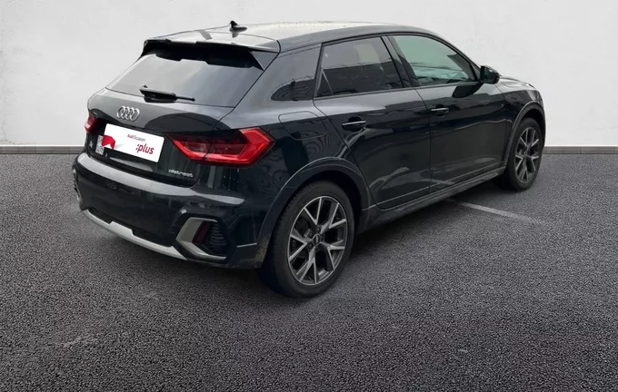 AUDI A1 Allstreet 35 TFSI 150 ch S tronic 7 Design Luxe extérieur trois quart arrière droit 2123658