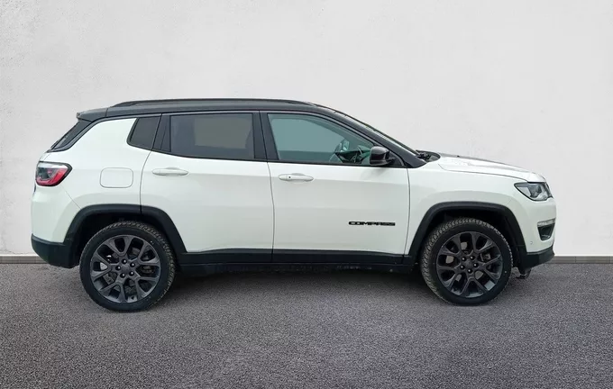 JEEP COMPASS 1.3 GSE T4 240 ch PHEV AT6 4xe eAWD S extérieur côté droit 560330