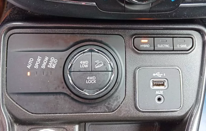 JEEP COMPASS 1.3 GSE T4 240 ch PHEV AT6 4xe eAWD S photo 22 560330