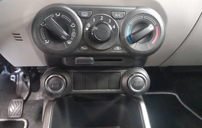SUZUKI IGNIS 1.2 Dualjet Hybrid Privilège photo 15 945569