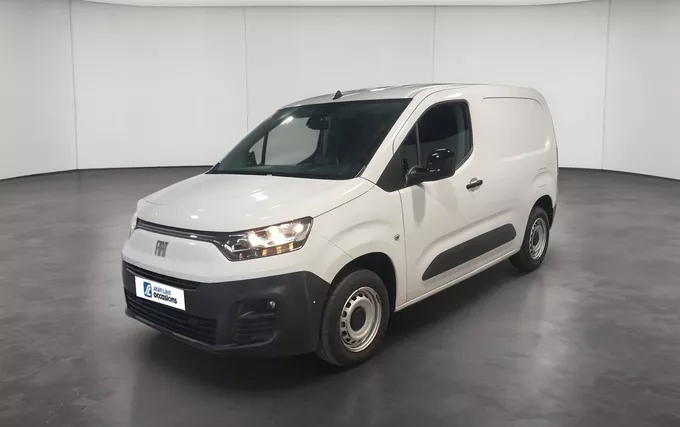 FIAT DOBLO FOURGON M 650KG PURETECH 110 S&S BVM6 extérieur trois quart avant gauche 946472