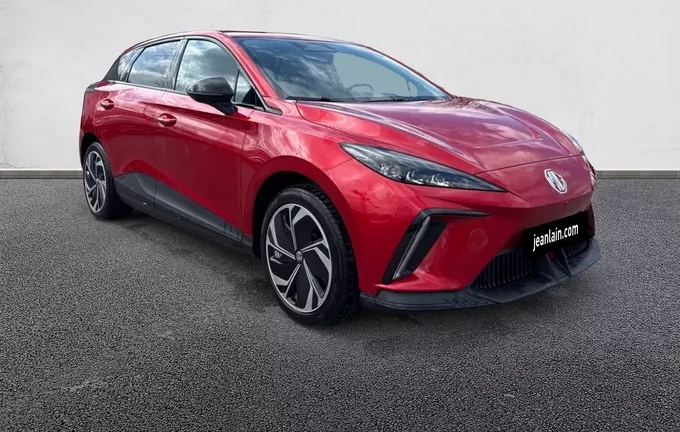 MG MG4 EV 64kWh - 140 kW Premium extérieur trois quart avant droit 7879