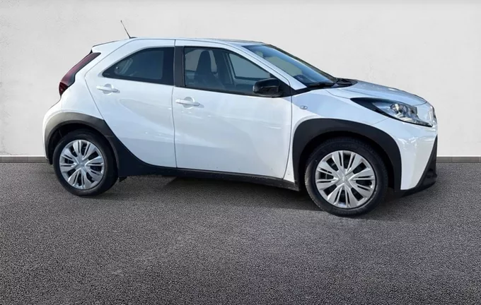 TOYOTA AYGO X 1.0 VVT-i 72 Dynamic extérieur côté droit 1102792