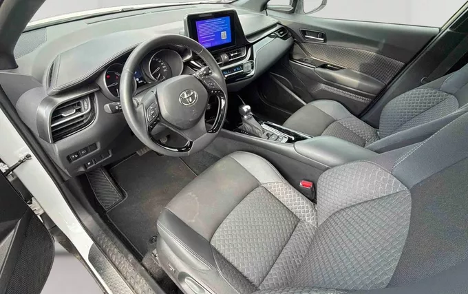 TOYOTA C-HR Hybride 2.0L Design photo 11 1104020