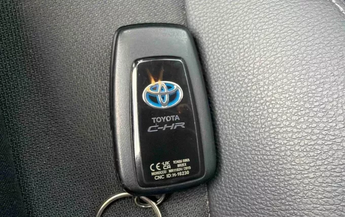 TOYOTA C-HR Hybride 2.0L Design photo 19 1104020