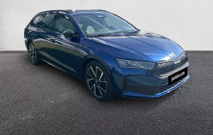 SKODA OCTAVIA Combi 2.0 TSI 204 ch DSG7 4x4 Sportline extérieur trois quart avant droit 9998