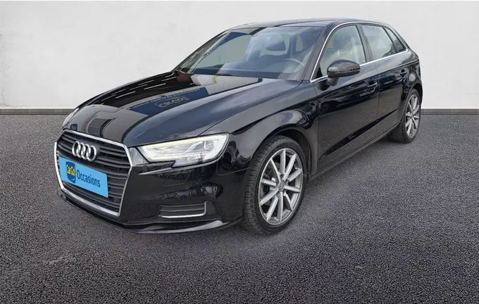 AUDI A3 Sportback 35 TFSI CoD 150 S tronic 7 Design Luxe extérieur trois quart avant gauche 213243