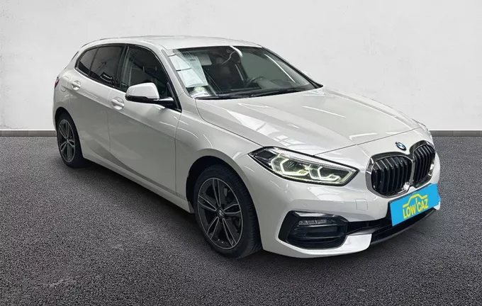 BMW SERIE 1 118d 150 ch Edition Sport extérieur trois quart avant droit 213501