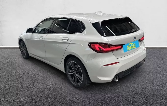BMW SERIE 1 118d 150 ch Edition Sport extérieur trois quart arrière gauche 213501