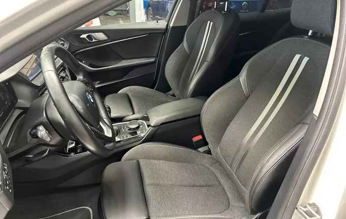 BMW SERIE 1 118d 150 ch Edition Sport photo 12 213501