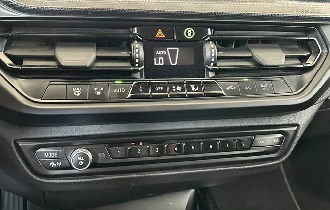 BMW SERIE 1 118d 150 ch Edition Sport photo 18 213501