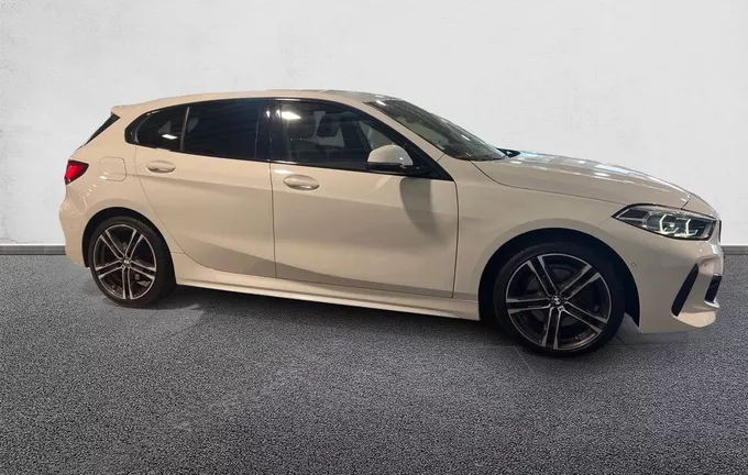 BMW SERIE 1 118i 136 ch DKG7 M Sport extérieur côté droit 2129701