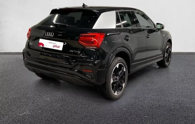 AUDI Q2 35 TFSI 150 S tronic 7 S line extérieur trois quart arrière droit 2131748