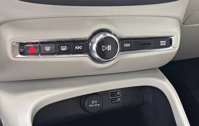 VOLVO XC40 T4 Recharge 129+82 ch DCT7 Start photo 14 213338
