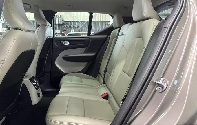 VOLVO XC40 T4 Recharge 129+82 ch DCT7 Start photo 17 213338