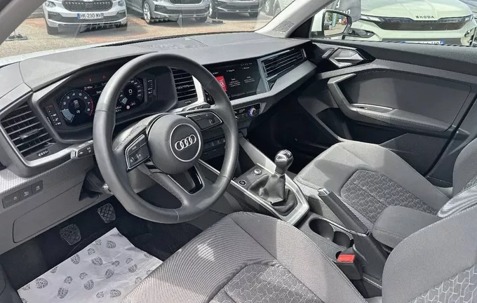 AUDI A1 Sportback 25 TFSI 95 ch BVM5 Design photo 11 560809