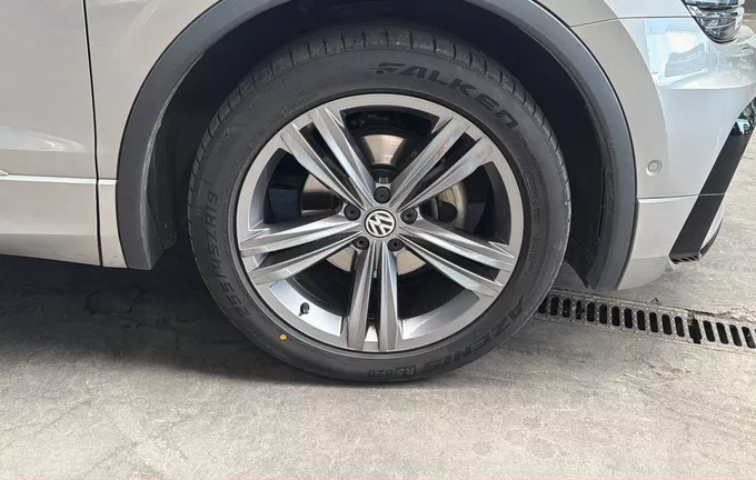 VOLKSWAGEN TIGUAN 2.0 TDI 150 DSG7 Carat Exclusive photo 9 213359