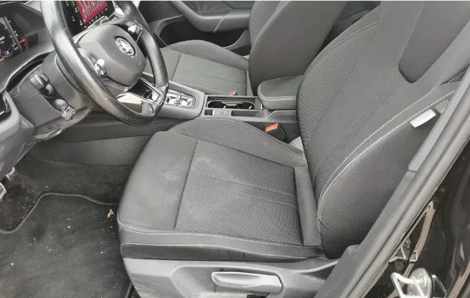 SKODA OCTAVIA Combi 2.0 TDI 150 ch DSG7 Sportline extérieur trois quart arrière droit 2131226