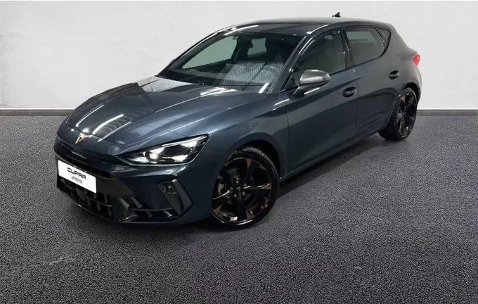 CUPRA LEON 1.5 eTSI 150 ch DSG7 V extérieur trois quart avant gauche 2124750