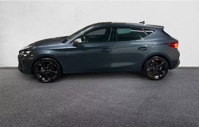 CUPRA LEON 1.5 eTSI 150 ch DSG7 V extérieur trois quart arrière gauche 2124750