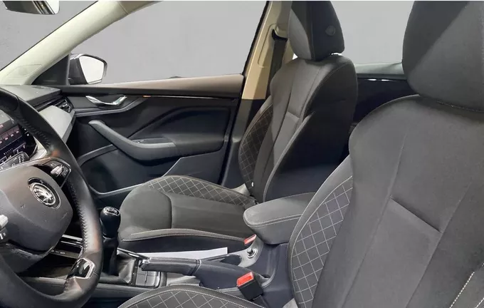 SKODA KAMIQ 1.0 TSI Evo 110 ch BVM6 Business extérieur trois quart arrière droit 2119651