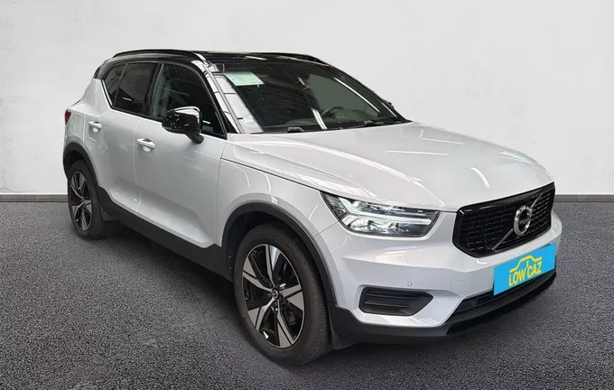 VOLVO XC40 T5 Recharge 180+82 ch DCT7 R-Design extérieur trois quart avant droit 2128111