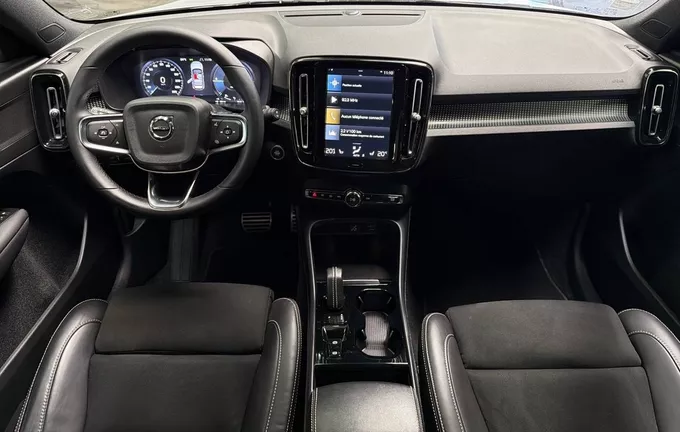 VOLVO XC40 T5 Recharge 180+82 ch DCT7 R-Design photo 18 2128111