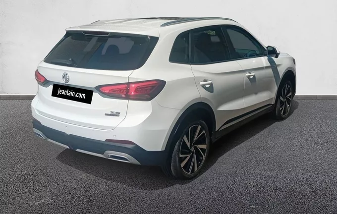 MG ZS 1.5 L Hybrid+ 197 ch Luxury extérieur trois quart arrière droit 9202