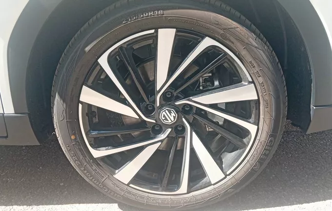 MG ZS 1.5 L Hybrid+ 197 ch Luxury photo 9 9202