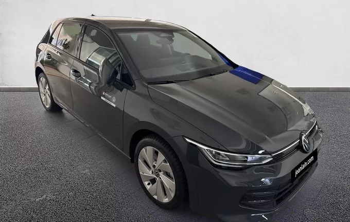 VOLKSWAGEN GOLF 1.5 eHybrid 204 DSG6 VW Edition extérieur trois quart avant droit 2092